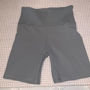 Studio rib short